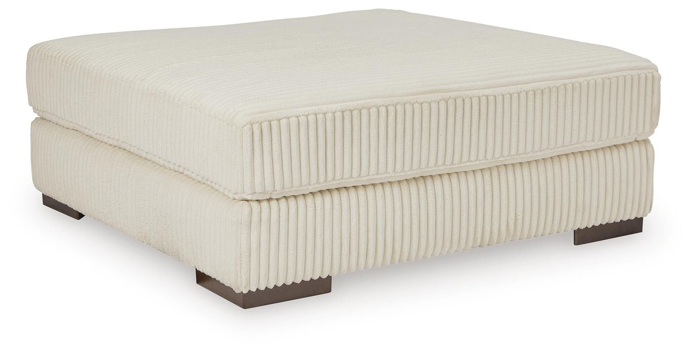 Lindyn Living Room Set - Home Furniture And More (Brentwood, MD)