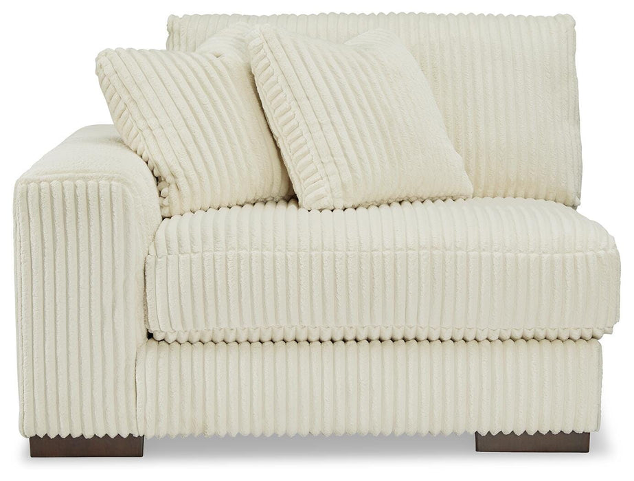 Lindyn Sectional with Chaise - Home Furniture And More (Brentwood, MD)