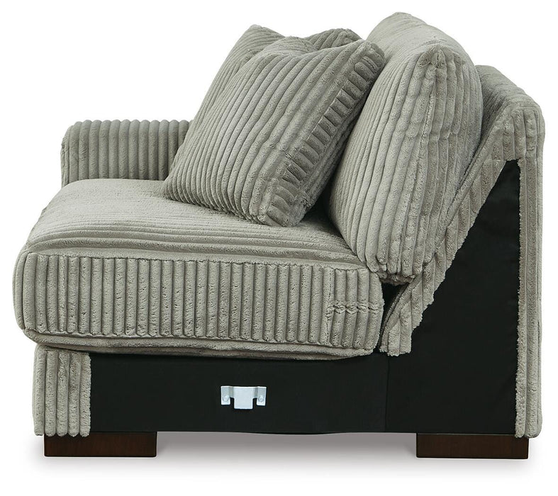 Lindyn Sectional with Chaise - Home Furniture And More (Brentwood, MD)