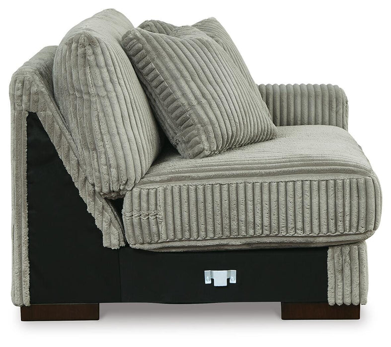Lindyn Sectional with Chaise - Home Furniture And More (Brentwood, MD)