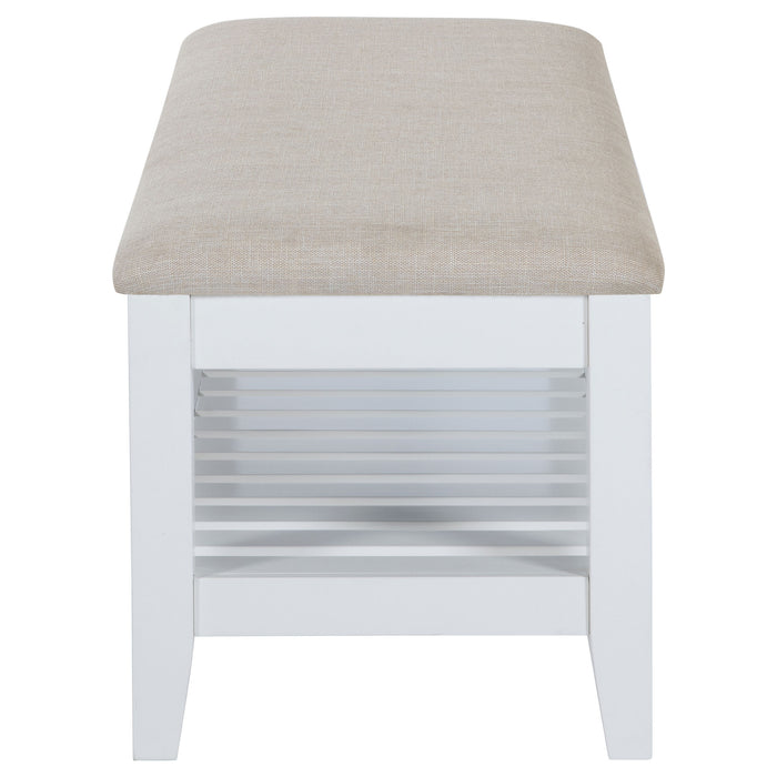 Bexhill Bedroom Bench - Home Furniture And More (Brentwood, MD)