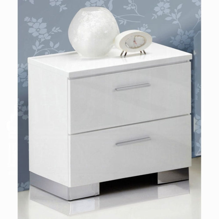 Lorimar Nightstand - Home Furniture And More (Brentwood, MD)