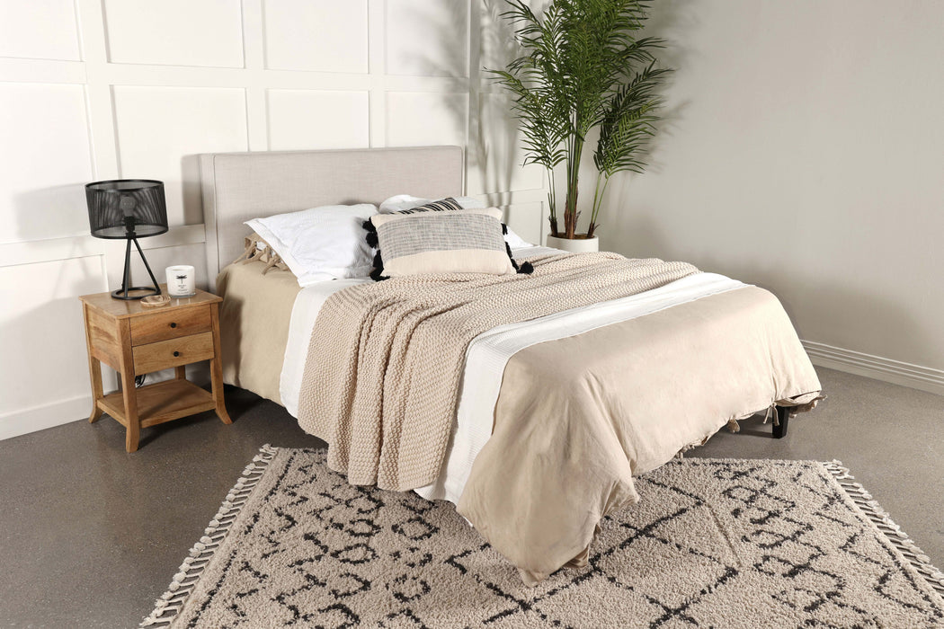 Kosmo Queen Headboard - Home Furniture And More (Brentwood, MD)