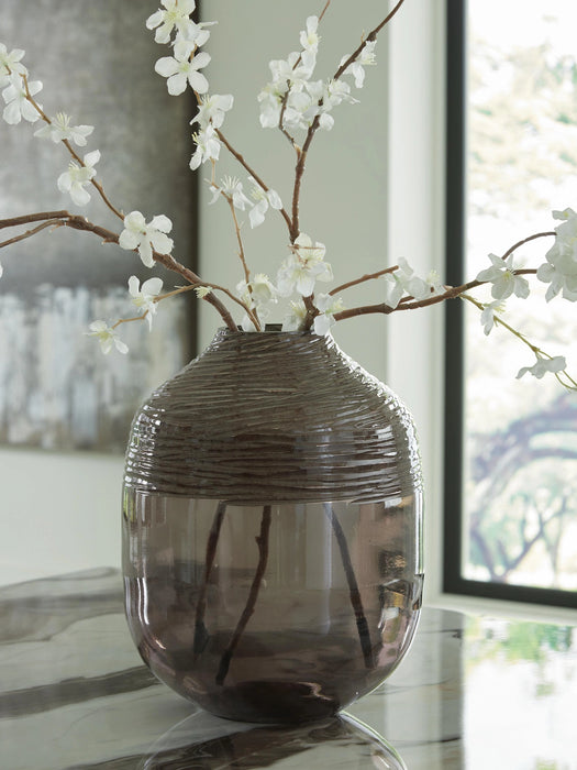 Harpwick Vase