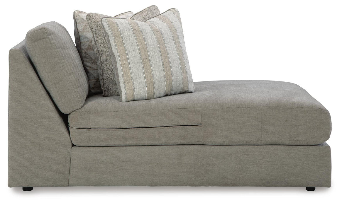 Avaliyah Sectional with Chaise - Home Furniture And More (Brentwood, MD)