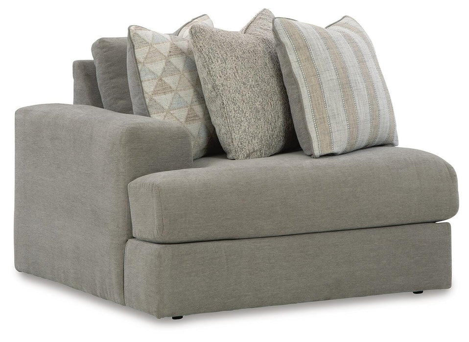 Avaliyah Sectional with Chaise - Home Furniture And More (Brentwood, MD)