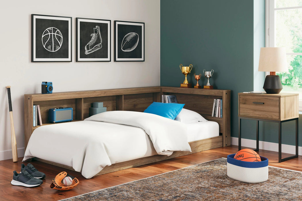 Deanlow Bed - Home Furniture And More (Brentwood, MD)