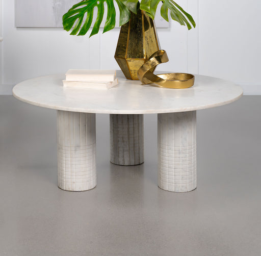 Astoria Coffee Table - Home Furniture And More (Brentwood, MD)