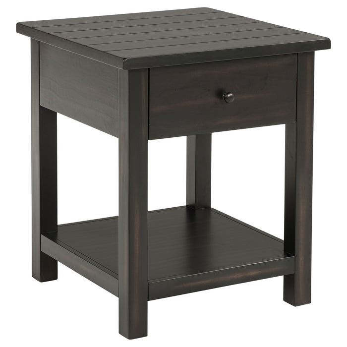 Payne End Table - Home Furniture And More (Brentwood, MD)