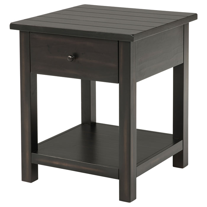 Payne End Table - Home Furniture And More (Brentwood, MD)