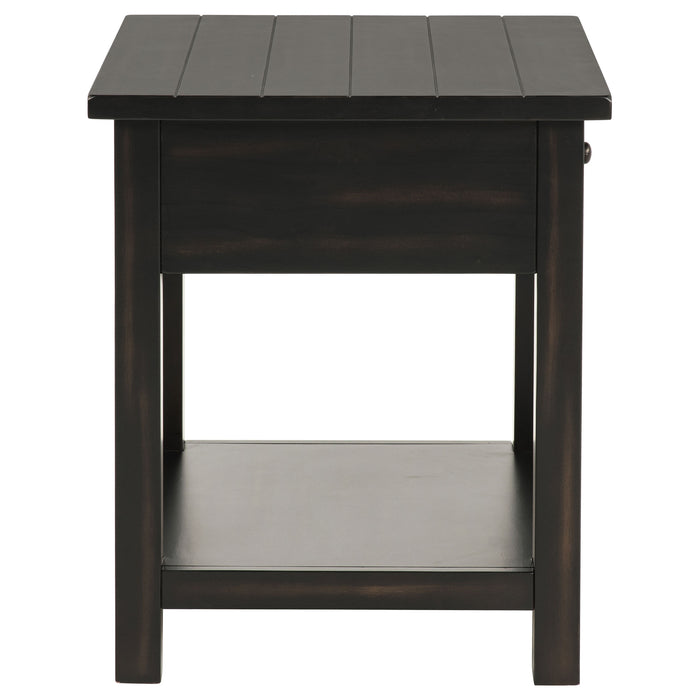 Payne End Table - Home Furniture And More (Brentwood, MD)