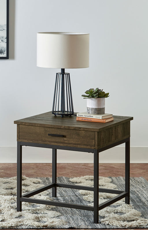 Byers End Table - Home Furniture And More (Brentwood, MD)