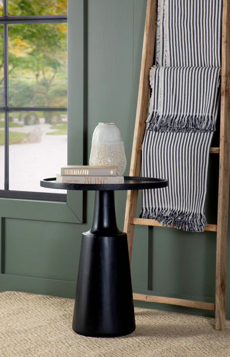 Ixia Side Table - Home Furniture And More (Brentwood, MD)