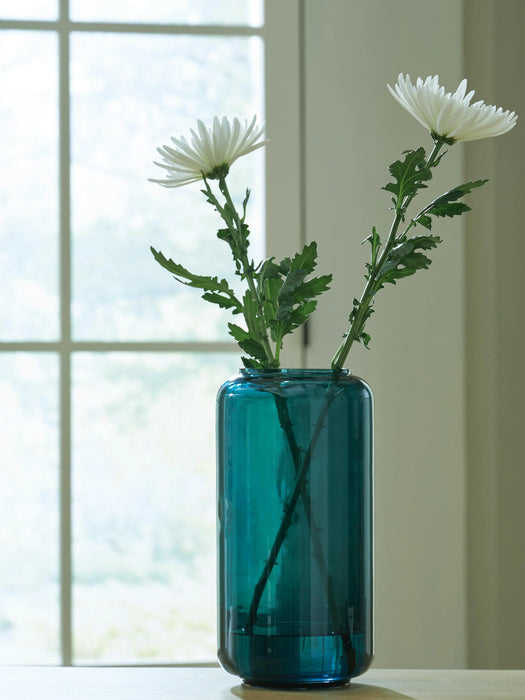 Inisland Vase