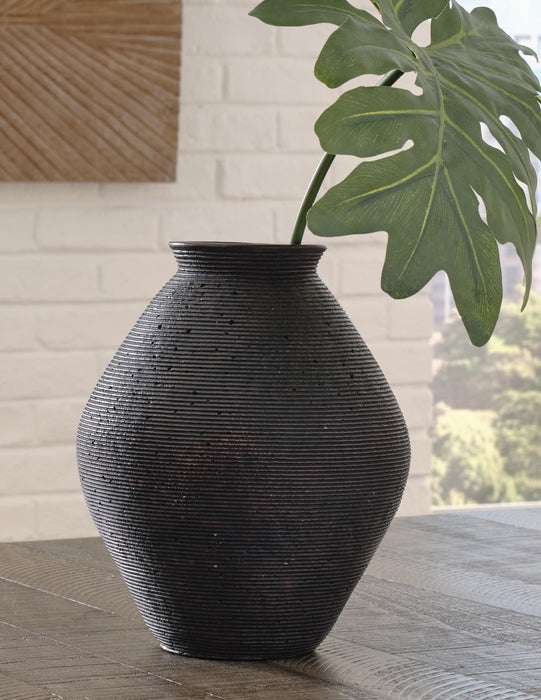 Hannela Vase - Home Furniture And More (Brentwood, MD)