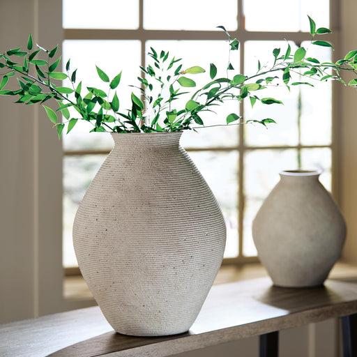 Hannela Vase - Home Furniture And More (Brentwood, MD)