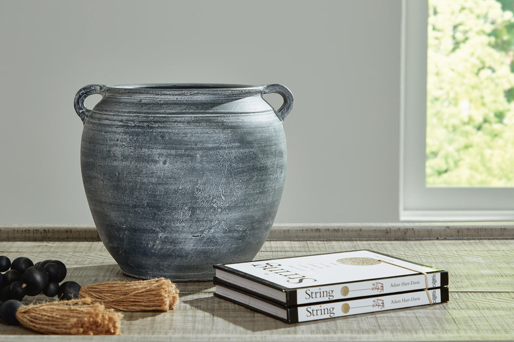 Meadie Vase - Home Furniture And More (Brentwood, MD)
