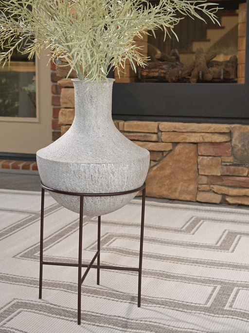 Estonbank Vase - Home Furniture And More (Brentwood, MD)