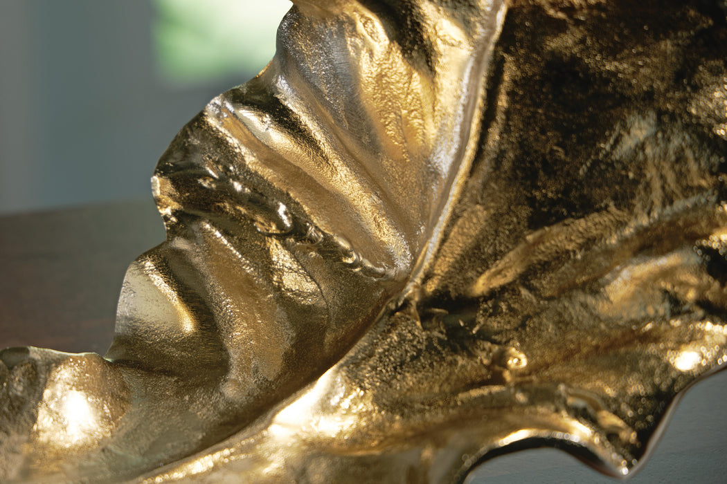 Darinsen Sculpture - Home Furniture And More (Brentwood, MD)