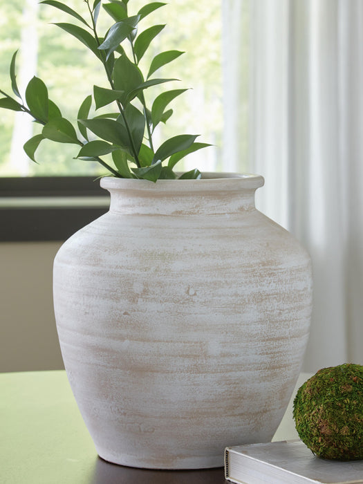Meadie Vase - Home Furniture And More (Brentwood, MD)