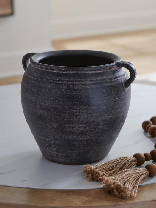 Meadie Vase - Home Furniture And More (Brentwood, MD)