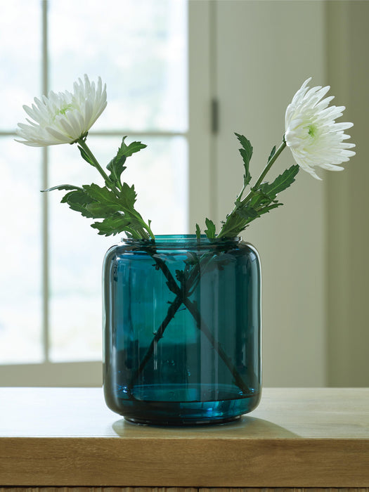 Inisland Vase - Home Furniture And More (Brentwood, MD)