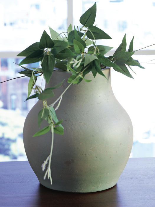 Baychester Vase - Home Furniture And More (Brentwood, MD)