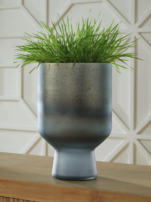 Pennmore Vase - Home Furniture And More (Brentwood, MD)
