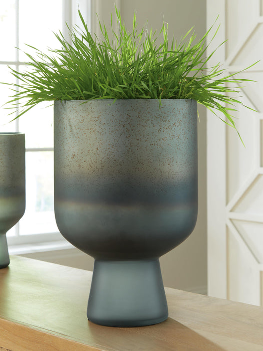 Pennmore Vase - Home Furniture And More (Brentwood, MD)