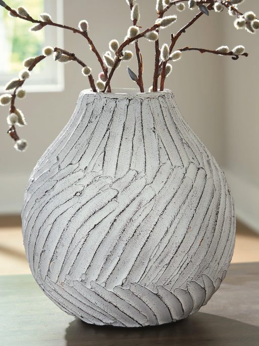 Shelvie Vase - Home Furniture And More (Brentwood, MD)