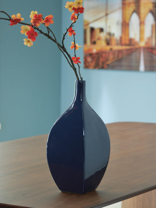 Abtinson Vase - Home Furniture And More (Brentwood, MD)