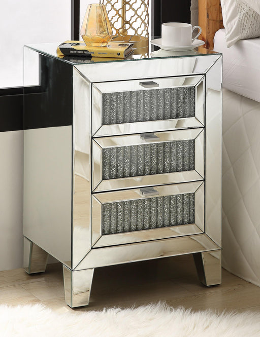 Caesia Mirrored & Faux Diamonds Accent Table - Home Furniture And More (Brentwood, MD)