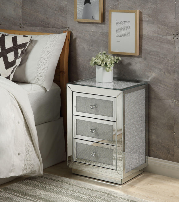 Lavina Mirrored & Faux Diamonds Accent Table - Home Furniture And More (Brentwood, MD)