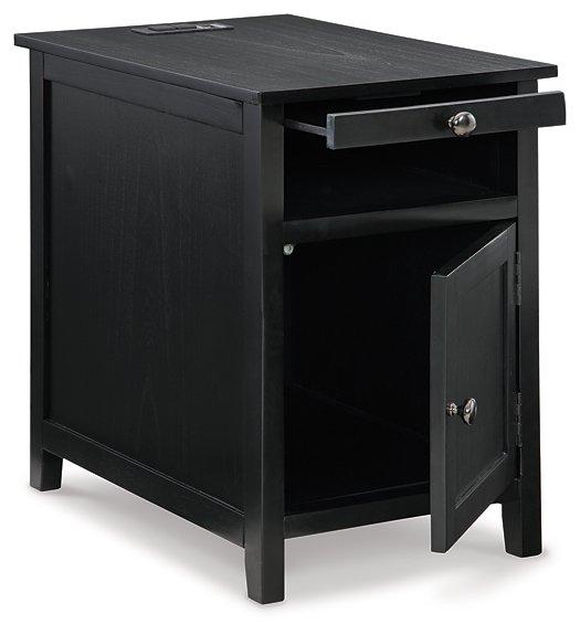 Treytown Chairside End Table - Home Furniture And More (Brentwood, MD)