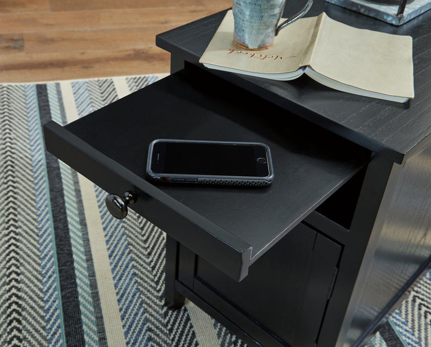 Treytown Chairside End Table - Home Furniture And More (Brentwood, MD)
