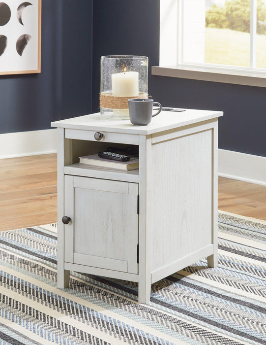 Treytown Chairside End Table - Home Furniture And More (Brentwood, MD)