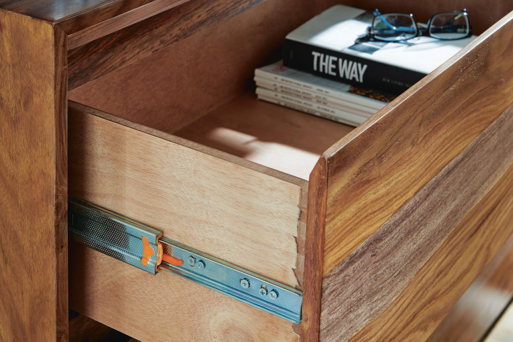 Dressonni Chest of Drawers - Home Furniture And More (Brentwood, MD)