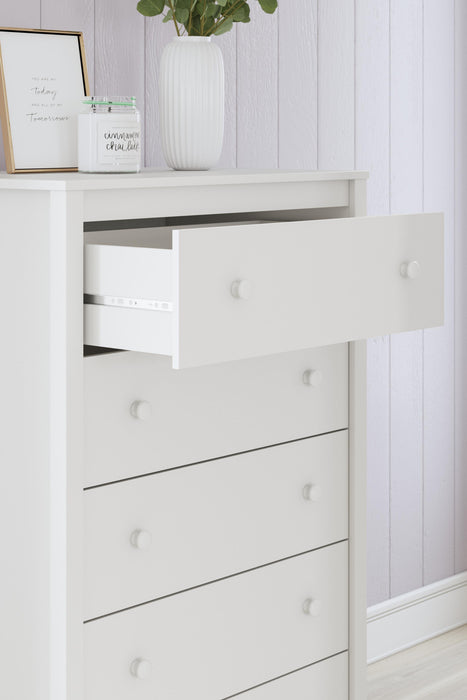 Hallityn Chest of Drawers - Home Furniture And More (Brentwood, MD)