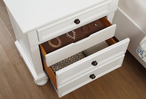 Laurelin 3 Drawer Nightstand in White 1714W-4 - Home Furniture And More (Brentwood, MD)