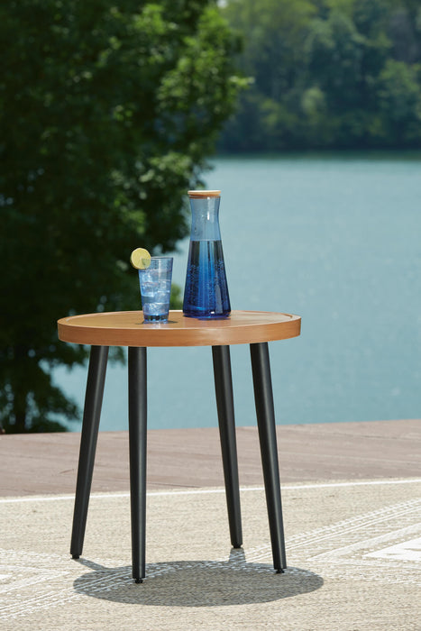 Horizon Hall Outdoor End Table - Home Furniture And More (Brentwood, MD)