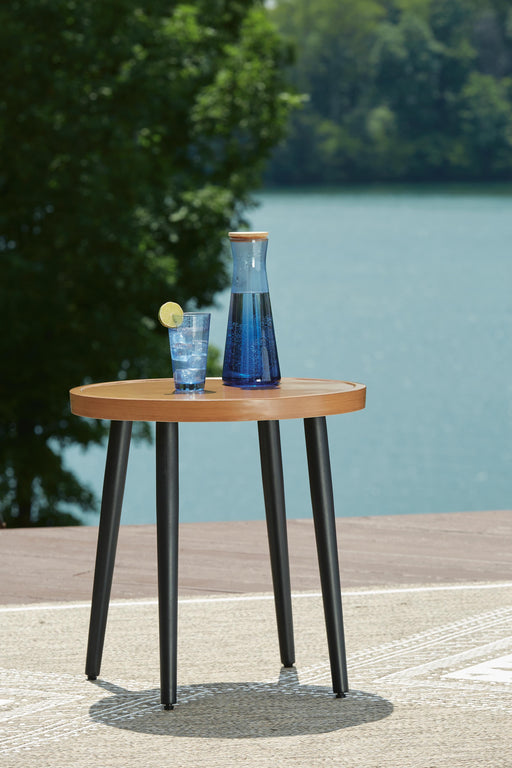 Horizon Hall Outdoor End Table - Home Furniture And More (Brentwood, MD)