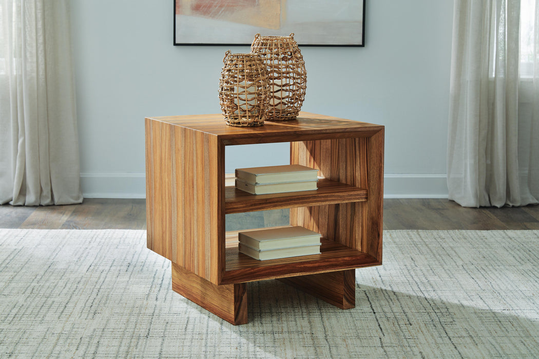 Dressonni End Table - Home Furniture And More (Brentwood, MD)