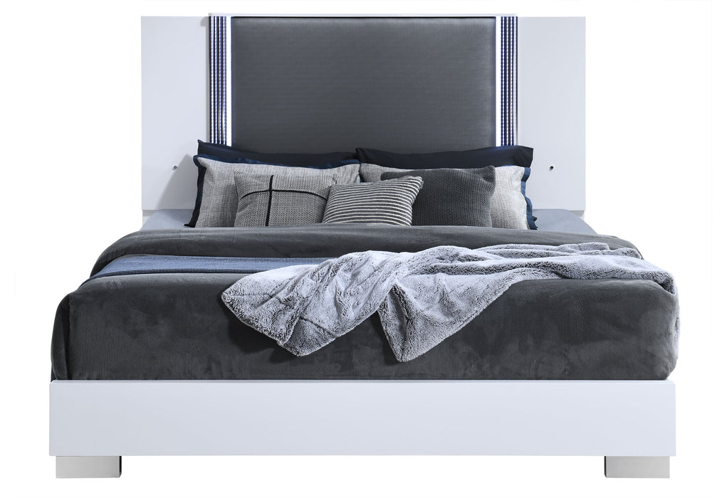 YLIME SMOOTH WHITE KING BED GROUP FULLY SLATTED - Home Furniture And More (Brentwood, MD)